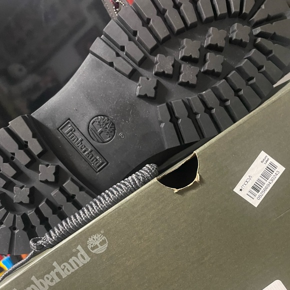 Timberland Boots Waterproof 11.5 - Like New. Comes w/ set of extra grey laces. - Picture 3 of 3